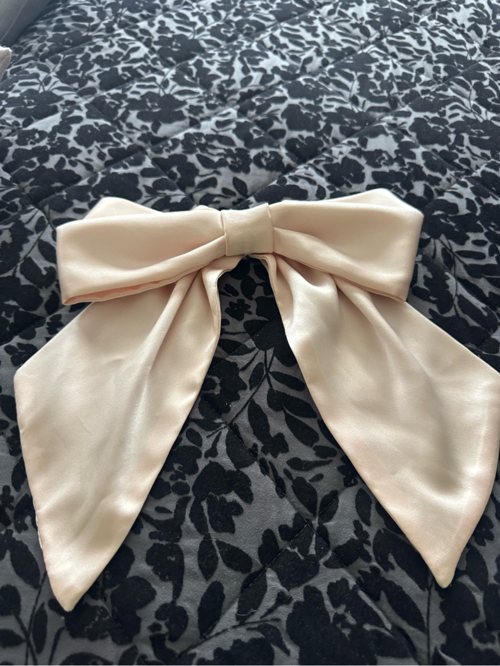 Elegant Satin Bow Hair Clip in Pale Pink